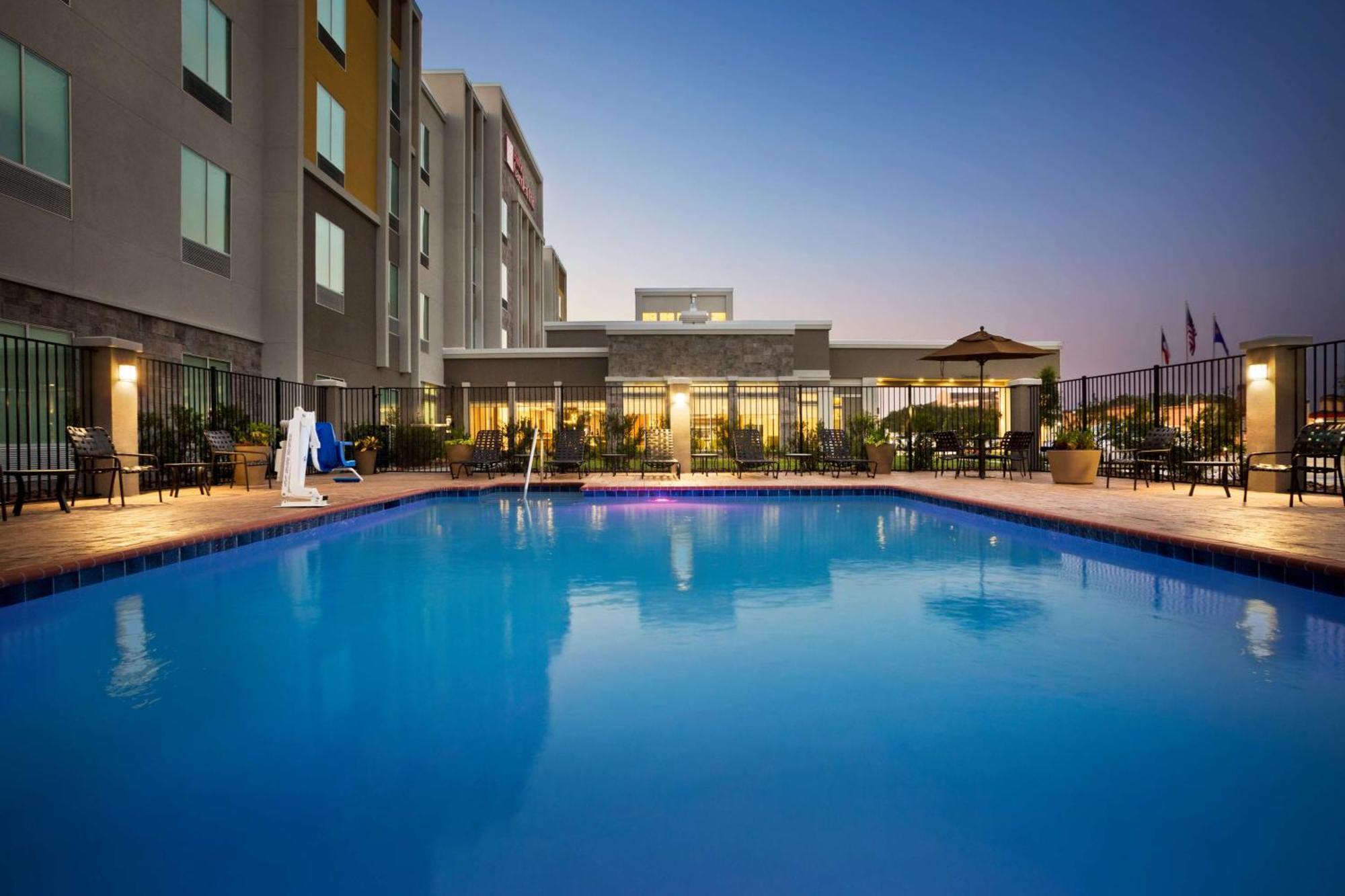 Hilton Garden Inn Houston-Baytown Extérieur photo
